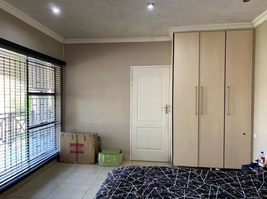 4 Bedroom Property for Sale in Zinniaville North West